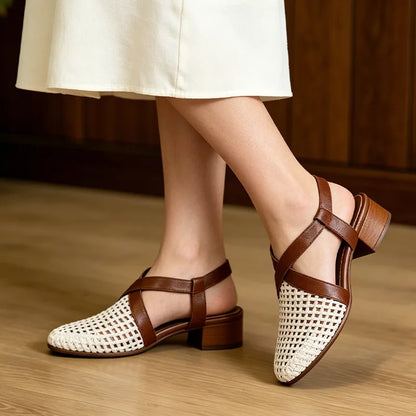 【35-40】Sandalias Retro de Cuero Suave con Perforaciones: ¡máximo confort, cero presión y pies descansados todo el verano!