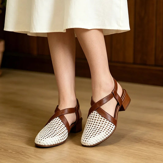 【35-40】Sandalias Retro de Cuero Suave con Perforaciones: ¡máximo confort, cero presión y pies descansados todo el verano!
