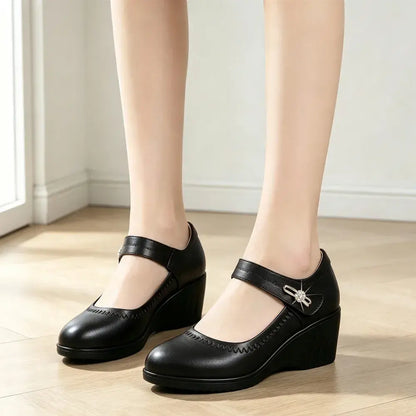 【35-41】Zapatos de piel suave con suela blanda y tacón de cuña antideslizantes para madres