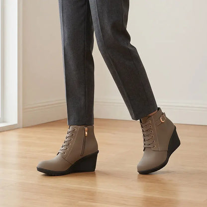 【35-42】👢 Botines de invierno con cuña para mujer: una opción elegante y estable para los días fríos.